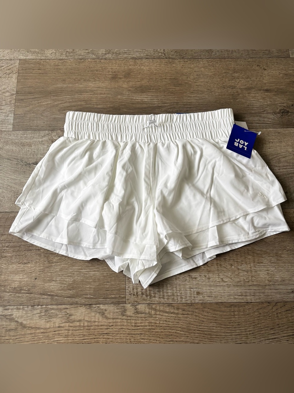 JoyLab fluttter Women 2 in 1 High Rise Woven Workout Shorts in white siz Medium
